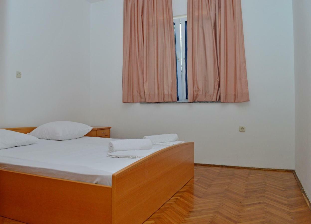 Apartments Macak Novaglia Esterno foto