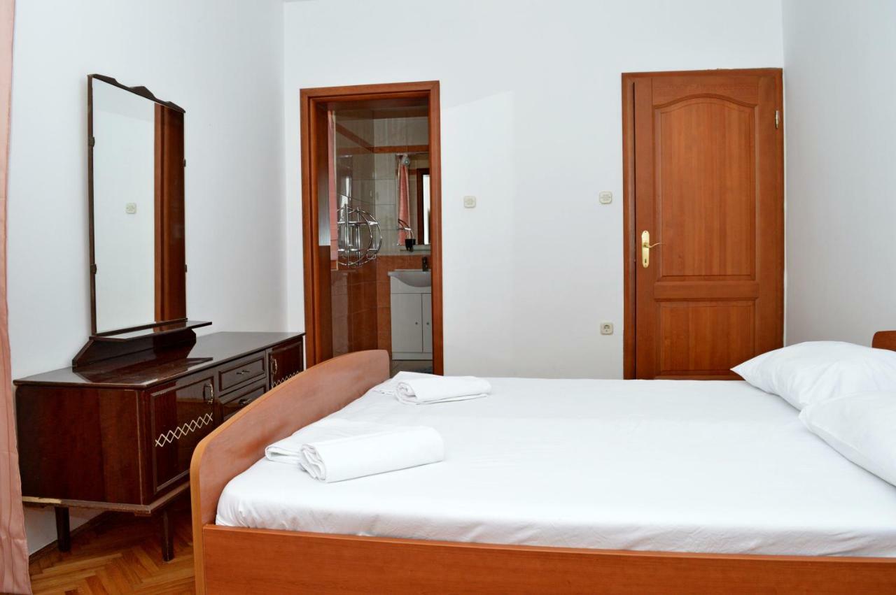 Apartments Macak Novaglia Esterno foto