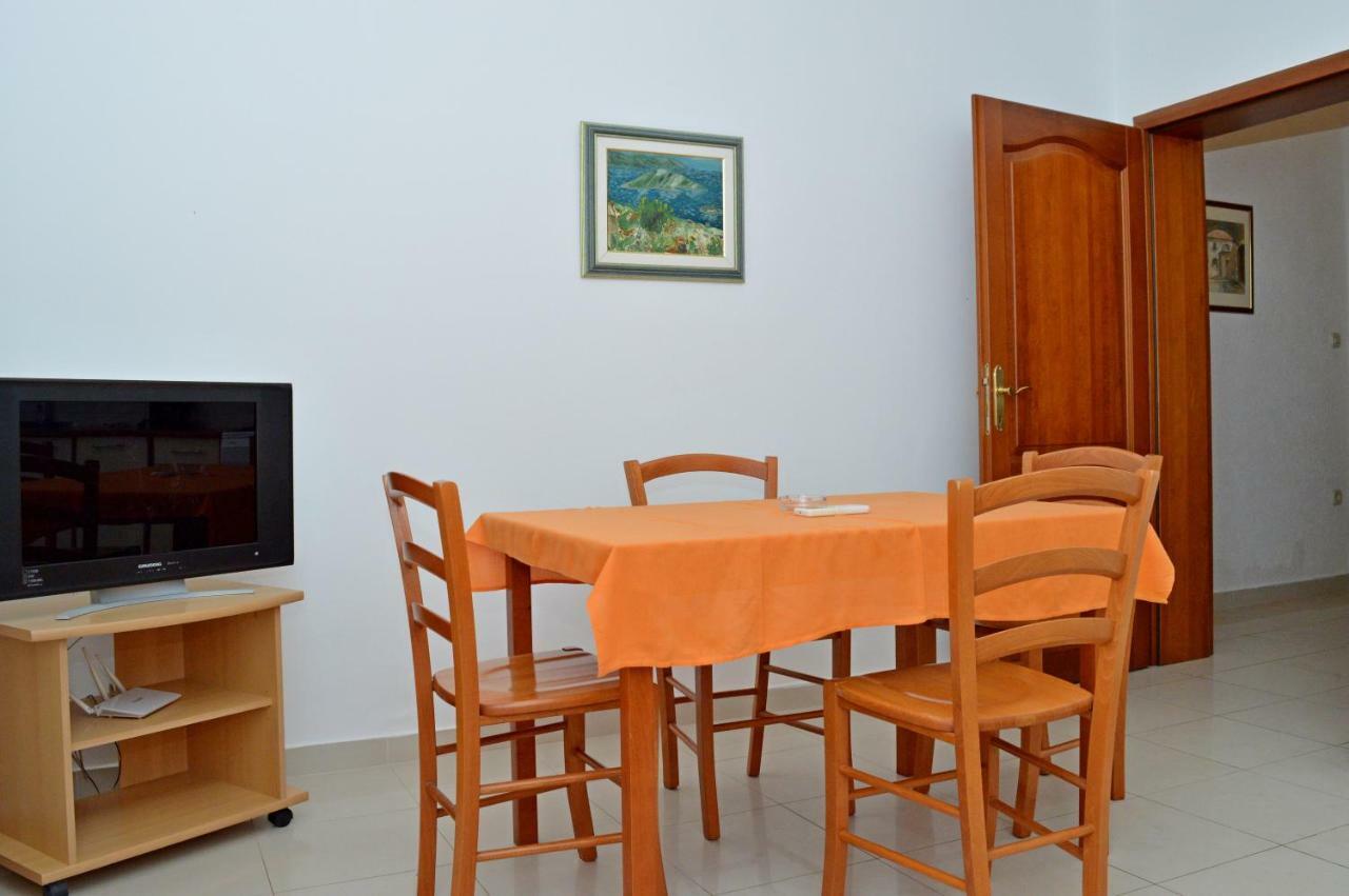 Apartments Macak Novaglia Esterno foto