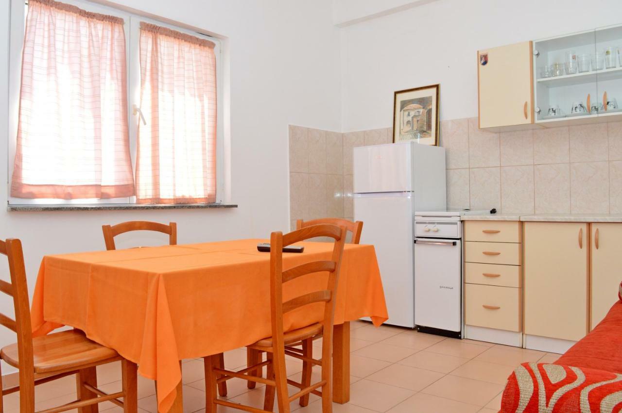 Apartments Macak Novaglia Esterno foto