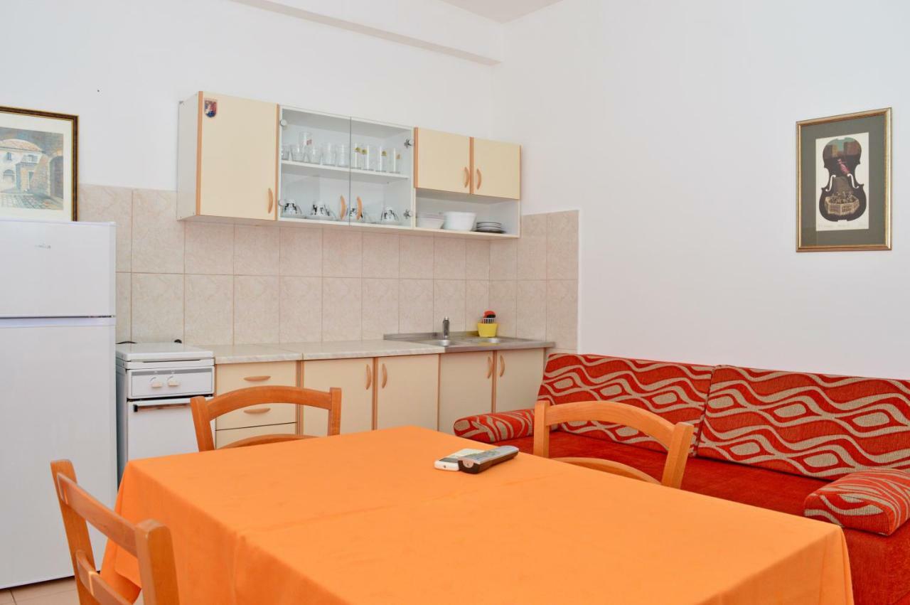 Apartments Macak Novaglia Esterno foto
