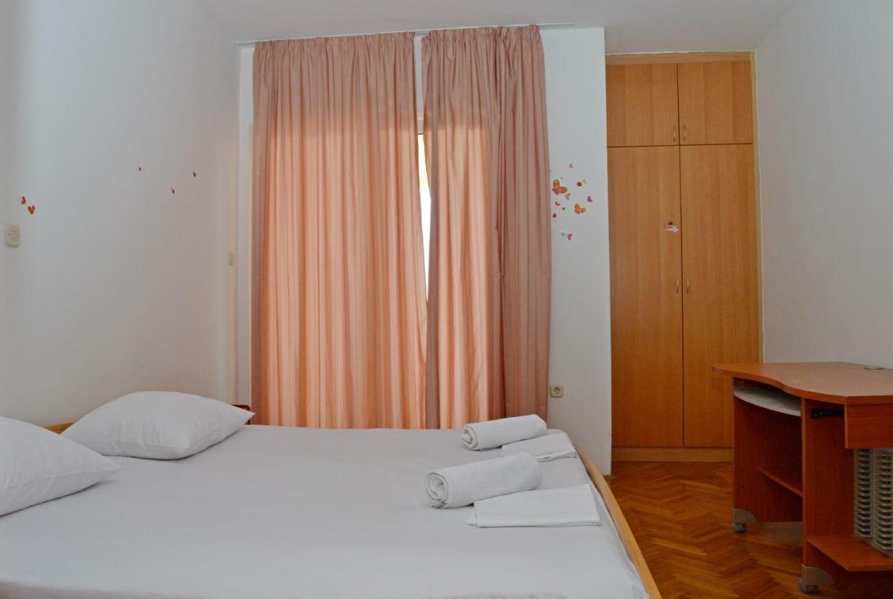 Apartments Macak Novaglia Esterno foto